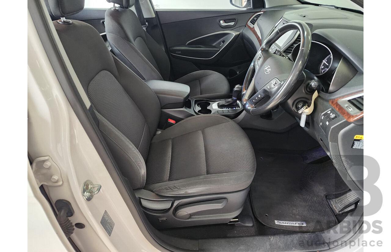 10/2016 Hyundai Santa Fe Active CRDi (4x4) DM SERIES II (DM3) 4d Wagon White 2.2L