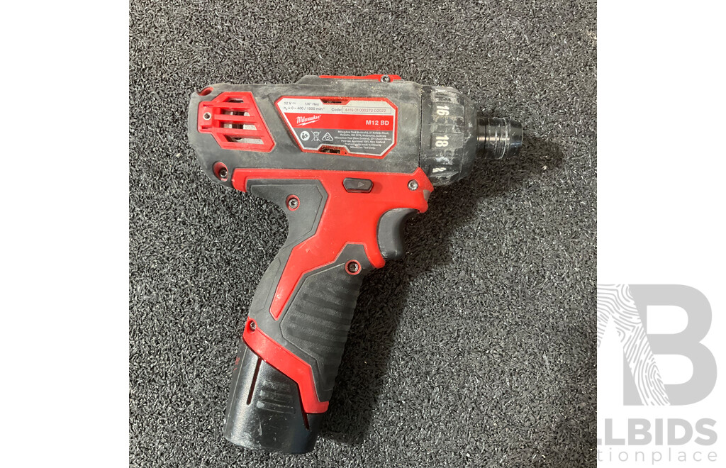 MILWAUKEE 12V Drill Driver (M12BD), FULLBOARD and Craftright  Bit Sets and STANLEY Tools - Lot of 10