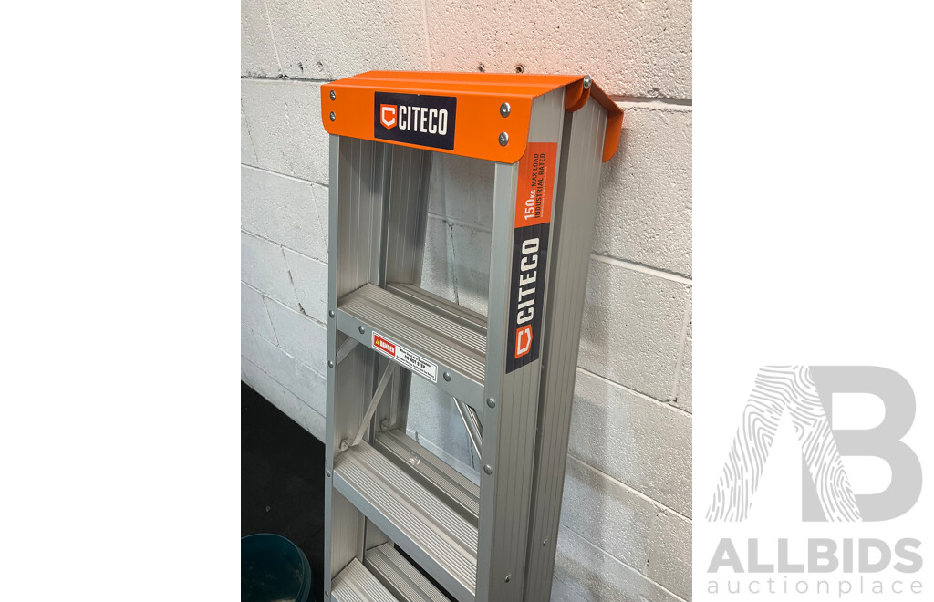 Assorted Painting Accessories, Storage Boxes and Plastic Cups