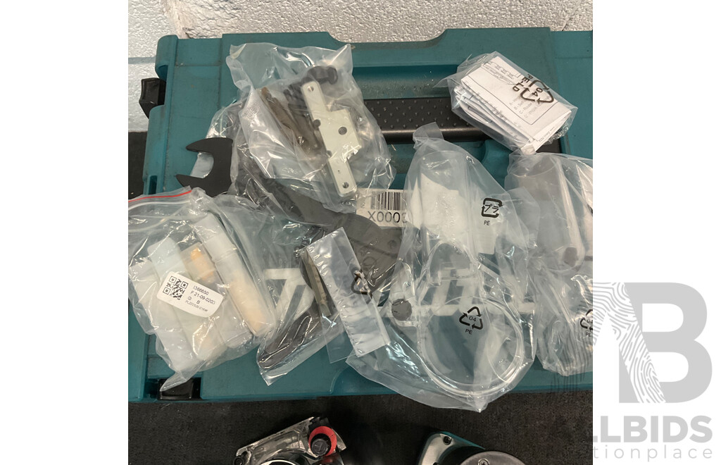 MAKITA 18V Brushless Laminate Trimmer / Router (DRT50ZJX2) - Skin Only