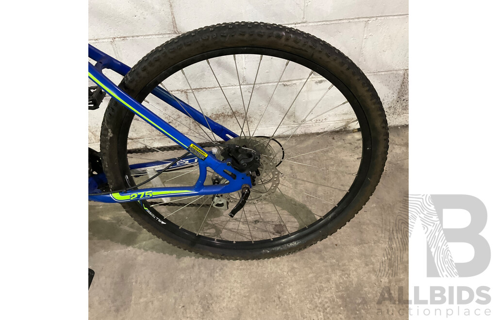 GT Aggressor Size L Bike