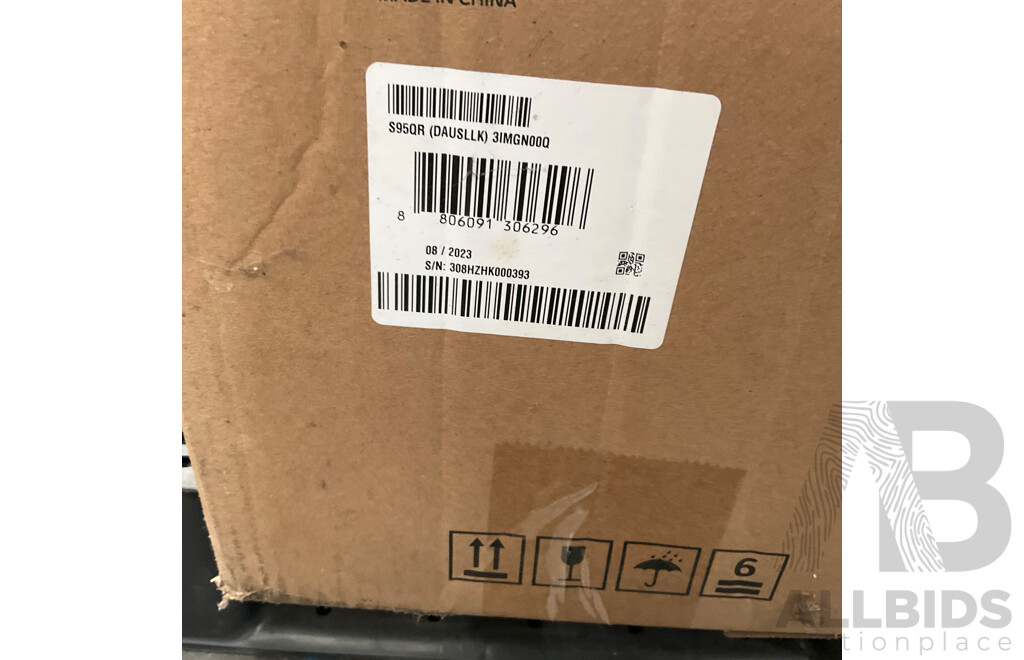 LG Soundbar with Meridian S95QR