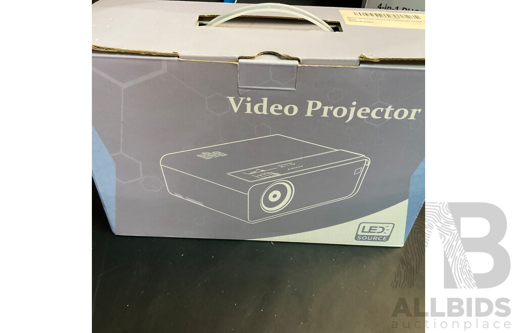 Digital (800x480) TFT LCD Monitor ,Video Projector, 4 In1 Photo Scanner