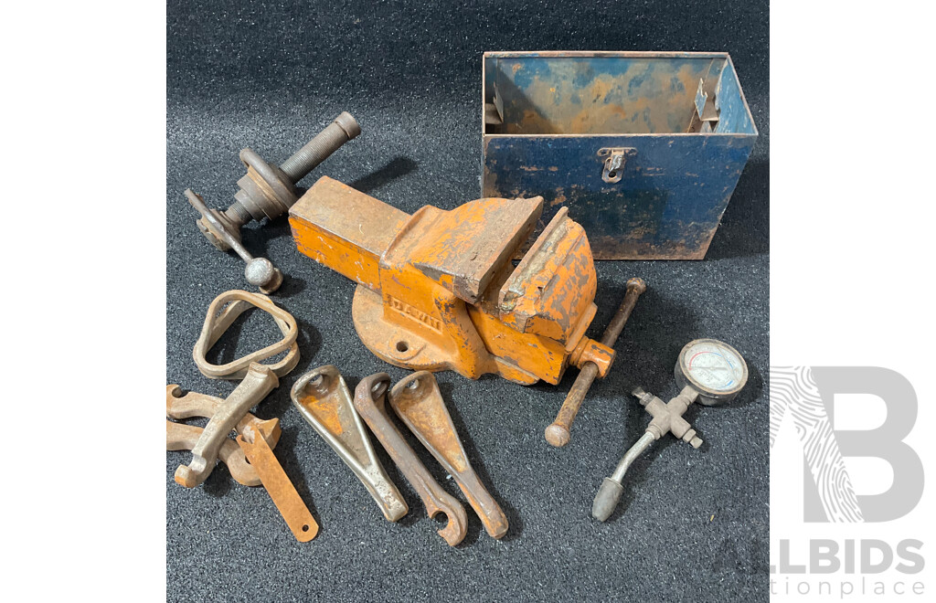 Vintage 4 1/2'' Bench Vise and Compression Tester