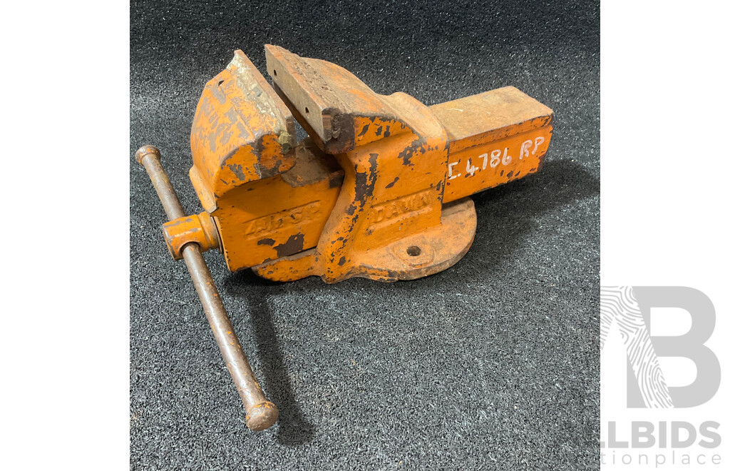 Vintage 4 1/2'' Bench Vise and Compression Tester