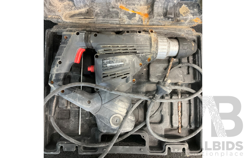 Assorted MAKITA Angle Grinders for Parts and OZITO Hammer Drill - Lot of 4