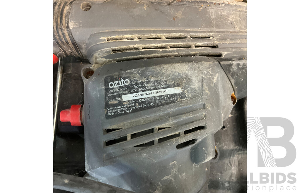 Assorted MAKITA Angle Grinders for Parts and OZITO Hammer Drill - Lot of 4