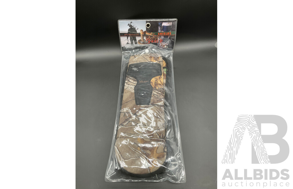 STAR WARS Action Figure (Hasbro SA) and Assorted SKIGUARD Camouflage Snake Gaiters - Lot of 4