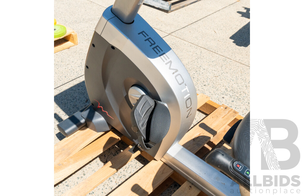 12/2014 Freemotion Commercial Recumbent Bike