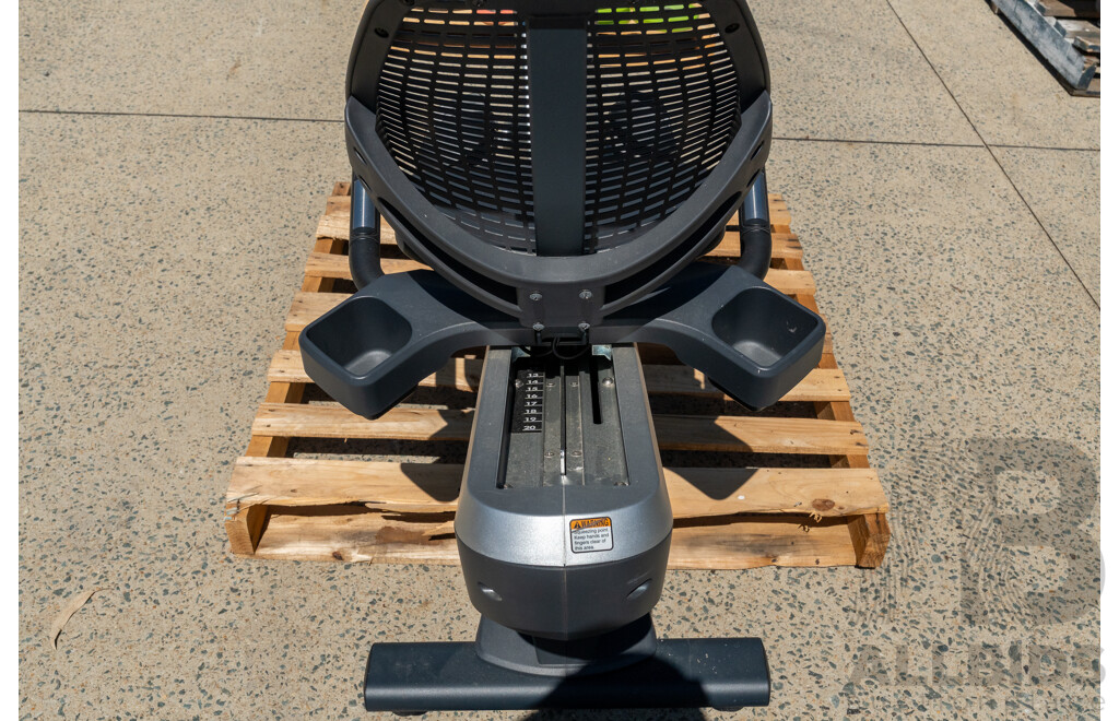 12/2014 Freemotion Commercial Recumbent Bike