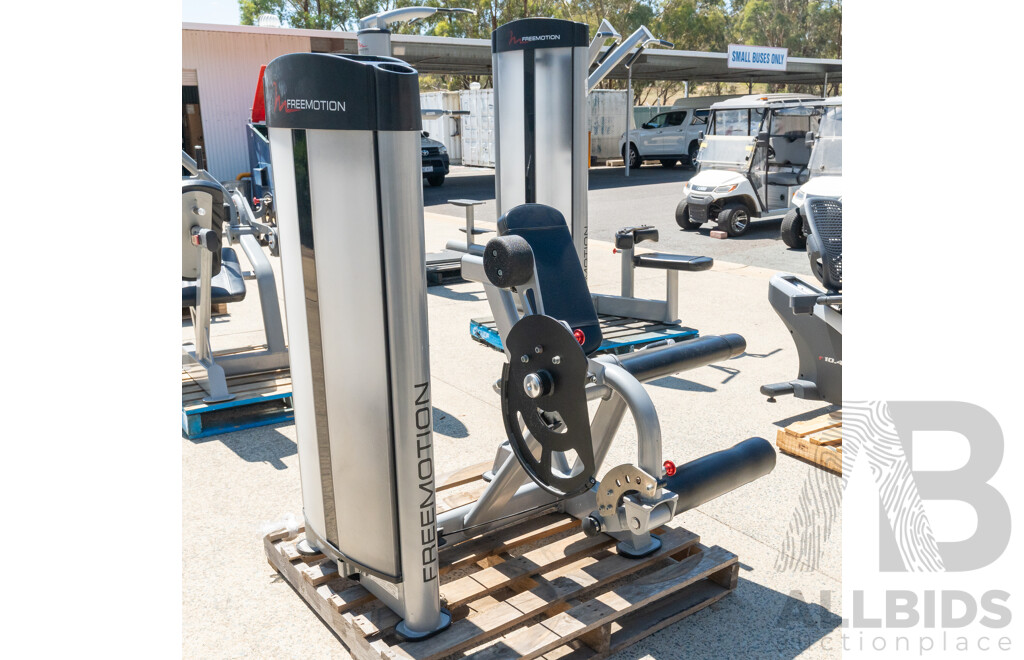 04/2017 Freemotion Commercial Pin Loaded Leg Extension