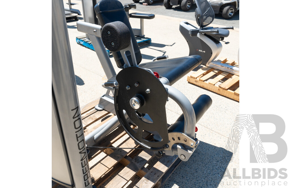 04/2017 Freemotion Commercial Pin Loaded Leg Extension