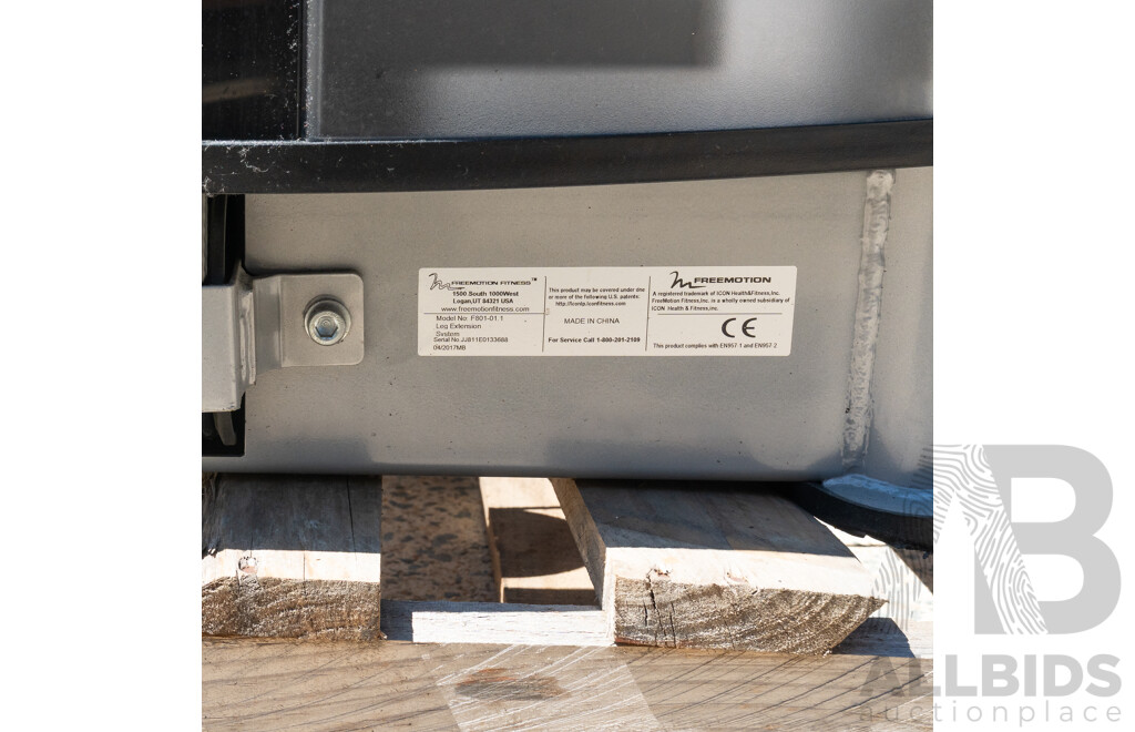 04/2017 Freemotion Commercial Pin Loaded Leg Extension