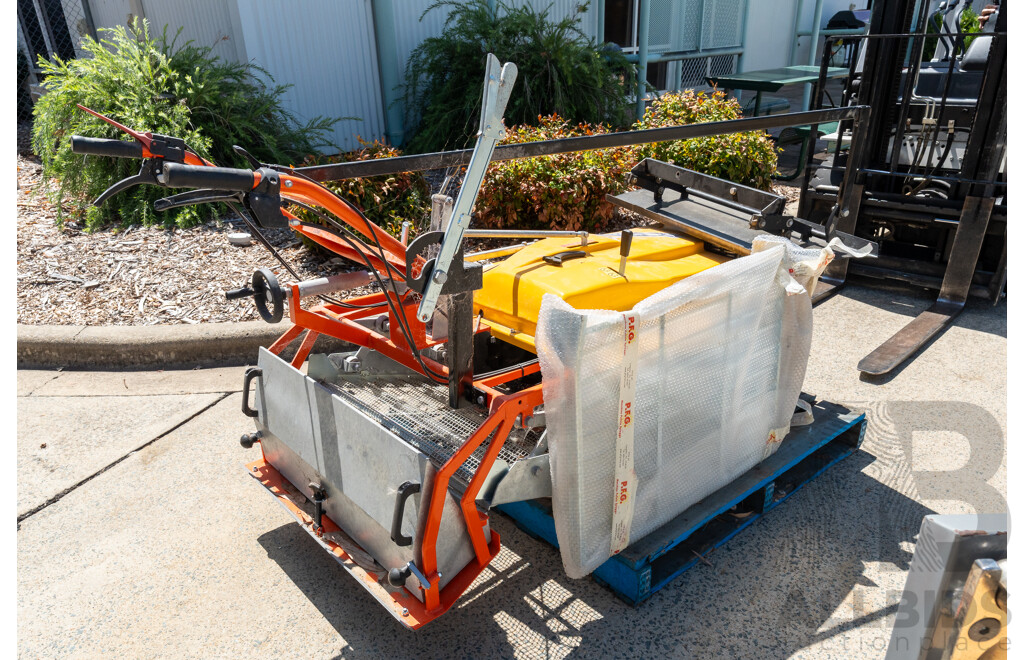 Barracuda Walk Behind Beach / Sand Cleaner