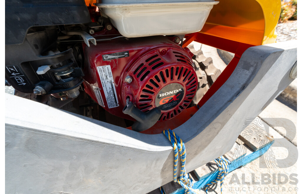 Barracuda Walk Behind Beach / Sand Cleaner