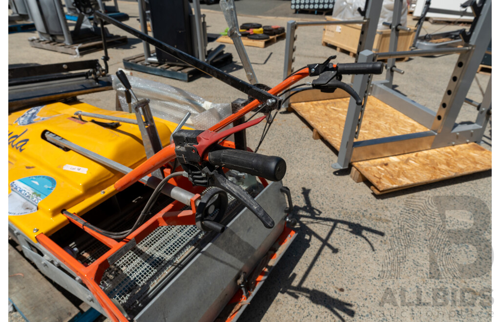 Barracuda Walk Behind Beach / Sand Cleaner