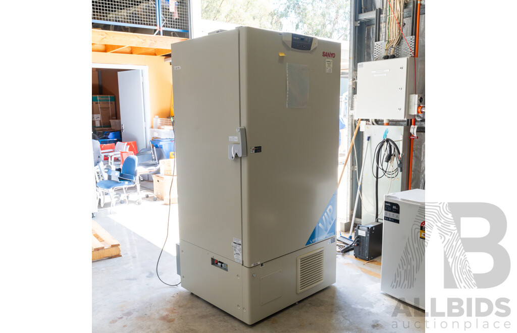 Sanyo VIP Series Ultra Low Freezer MDF-U74V
