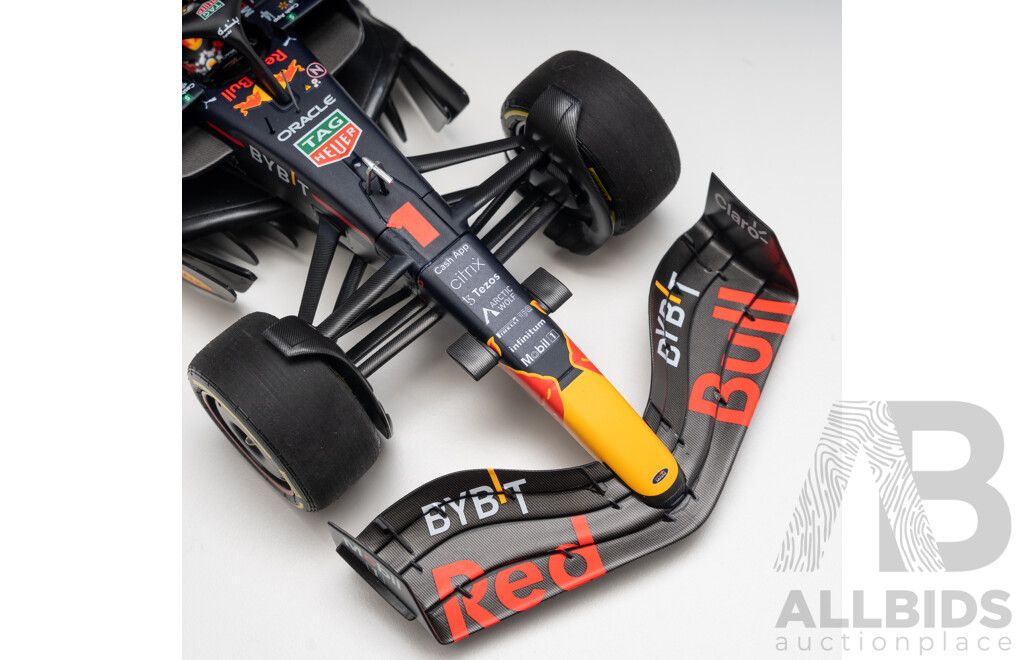 Minichamps 2022 Oracle Red Bull Racing RB18 F1 Winner Saudi Arabian Grand Prix Max Verstappen #1 - 1:18 Scale Model Car - Brand New