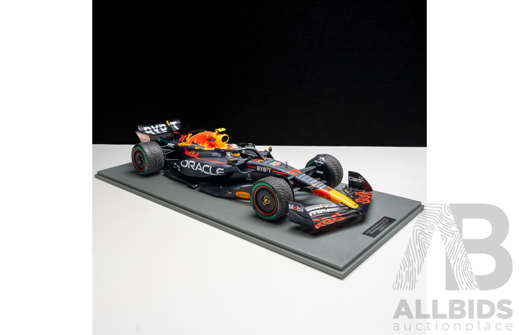 Spark Models 2022 Oracle Red Bull Racing RB18 F1 Singapore Grand Prix Winner Sergio Perez #11 57/322 - LARGE 1:12 Scale Model Car in Showcase - Brand New