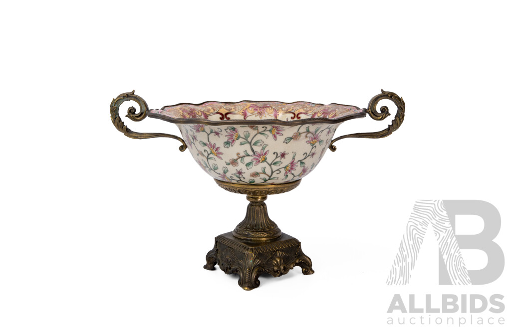 Antique Wong Lee Style Porcelain Bowl