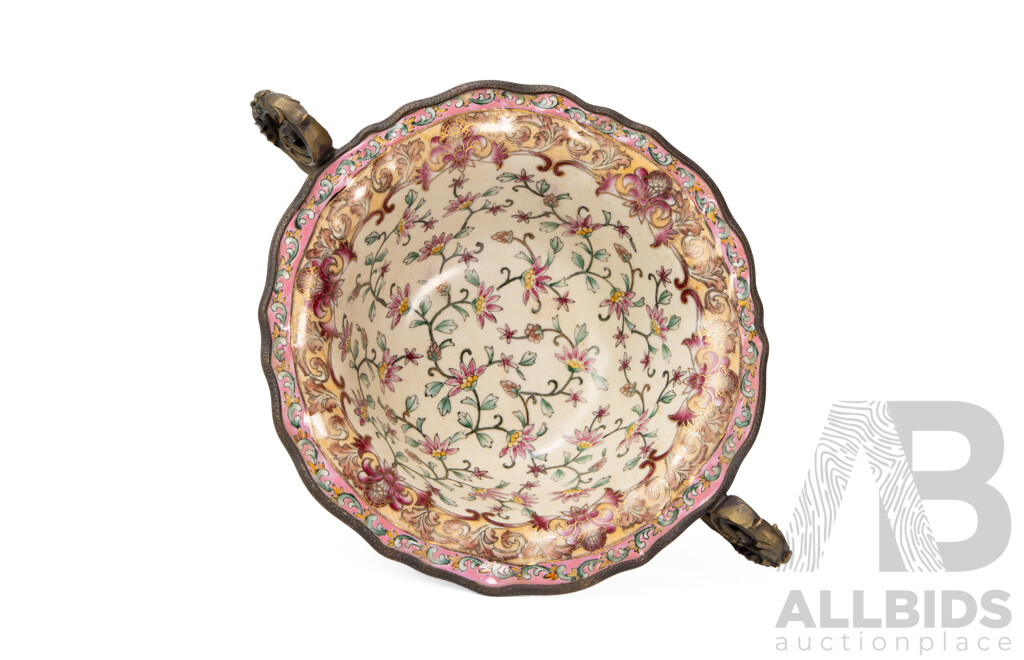 Antique Wong Lee Style Porcelain Bowl