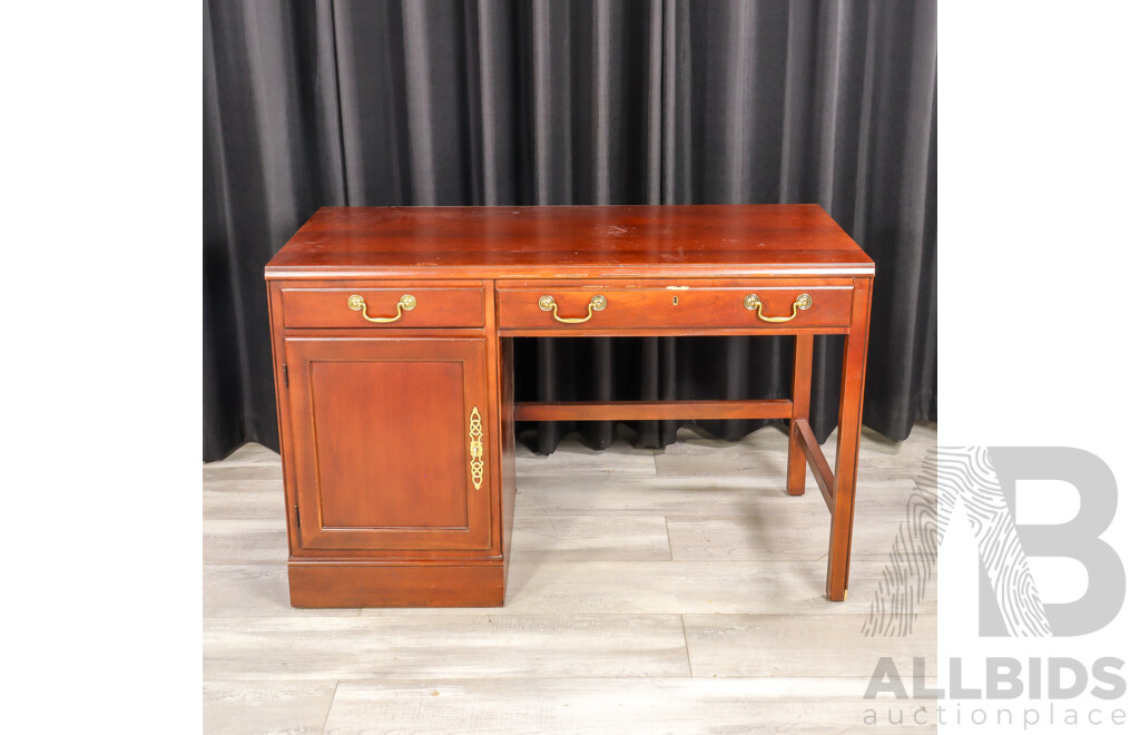 Drexel Heritage Single Pedestal Desk