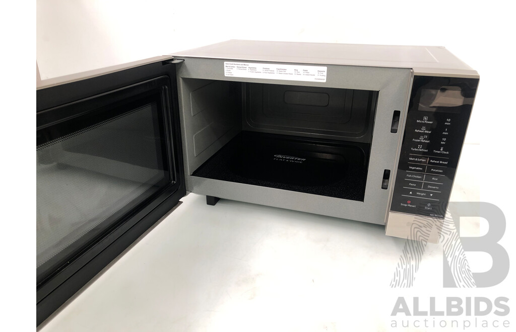 Panasonic NN-SF574S 1000W Inverter Microwave Oven
