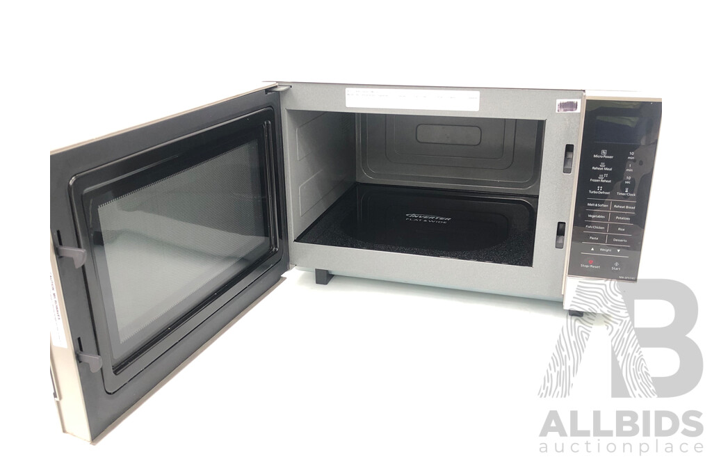 Panasonic NN-SF574S 1000W Inverter Microwave Oven