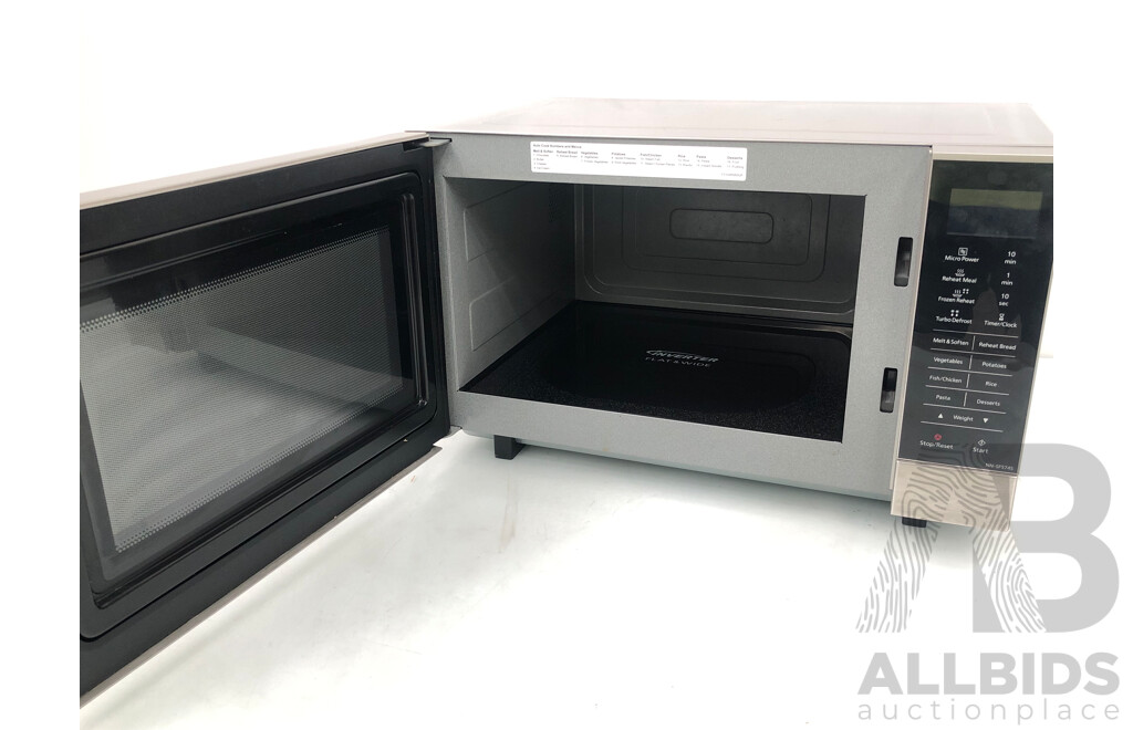 Panasonic NN-SF574S 1000W Inverter Microwave Oven