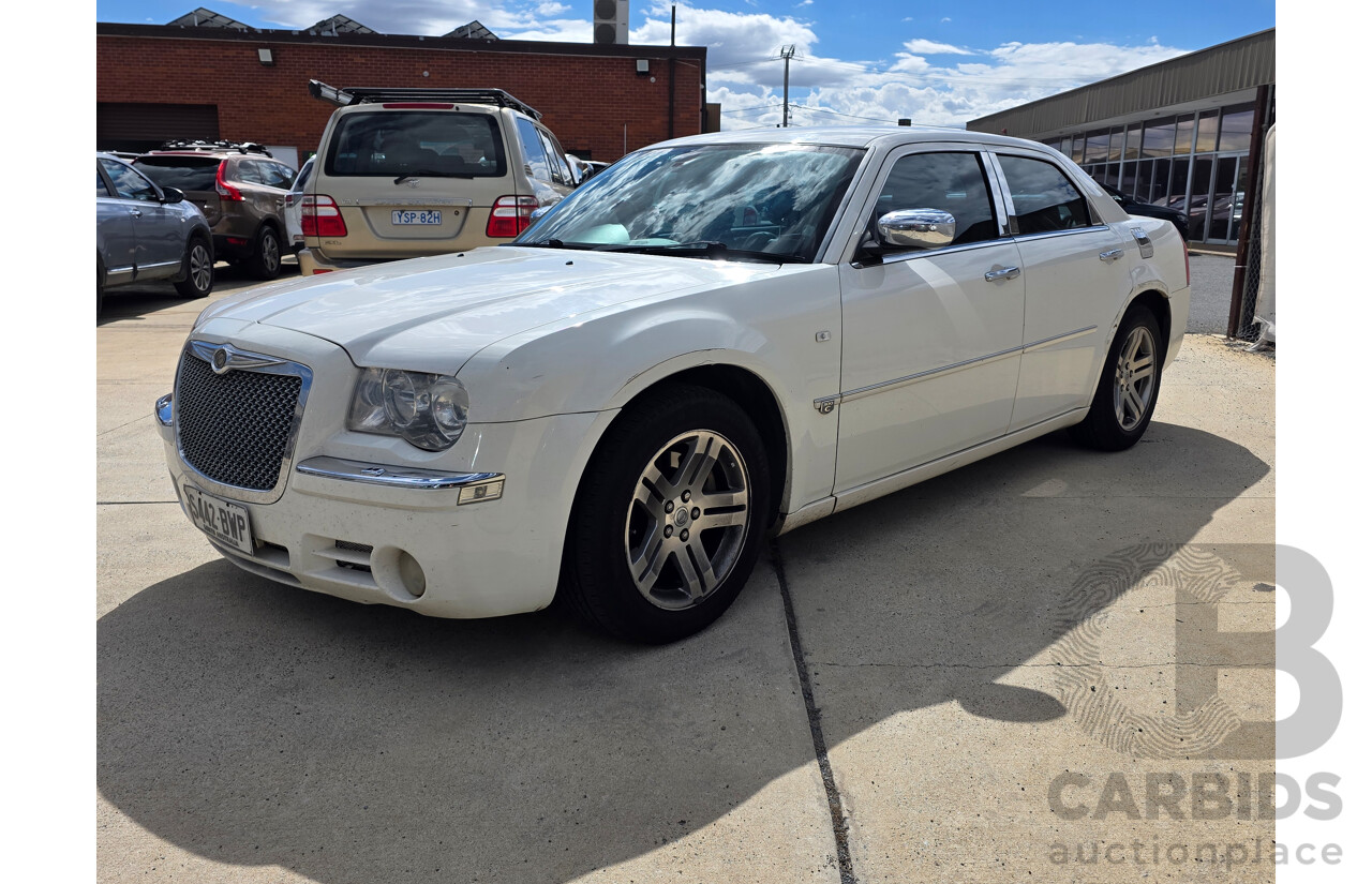 8/2006 Chrysler 300c 3.5 V6 LE MY06 4d Sedan White 3.5L