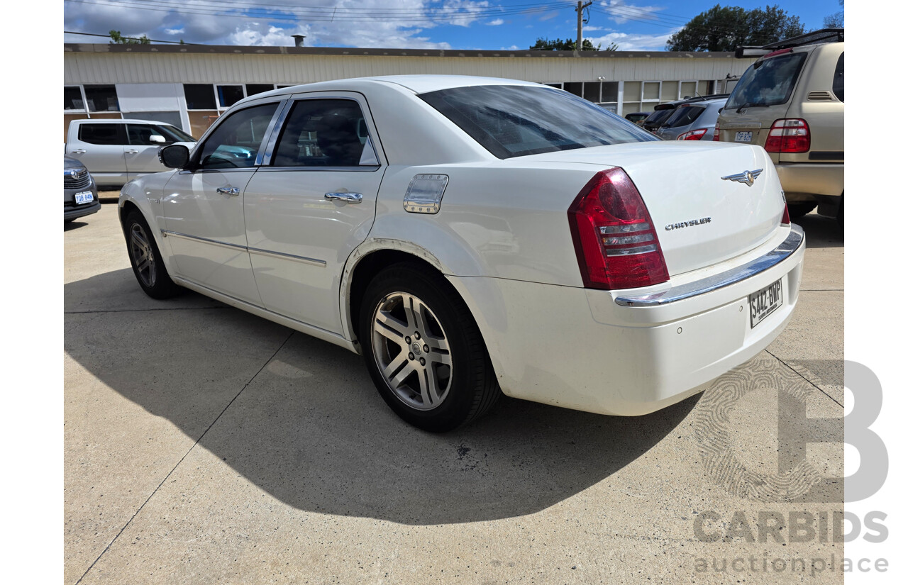 8/2006 Chrysler 300c 3.5 V6 LE MY06 4d Sedan White 3.5L