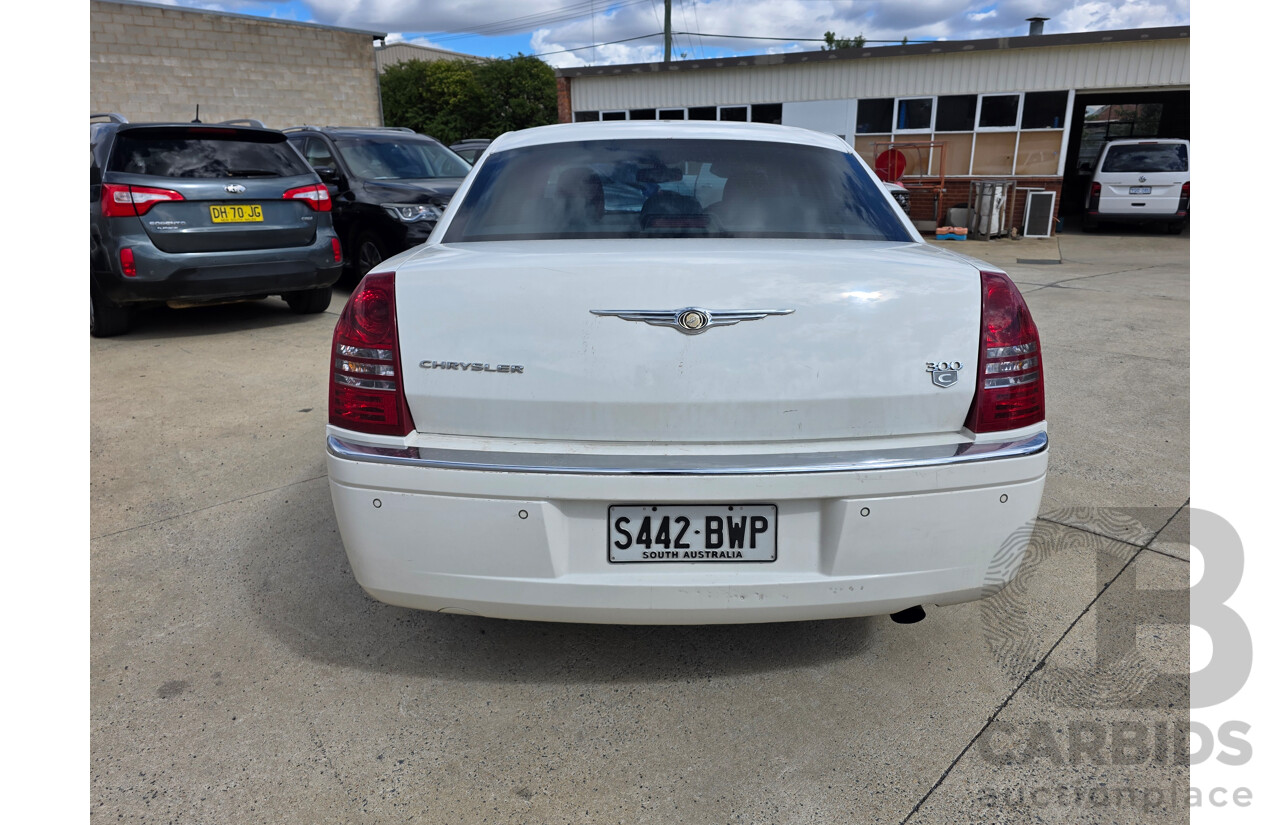 8/2006 Chrysler 300c 3.5 V6 LE MY06 4d Sedan White 3.5L
