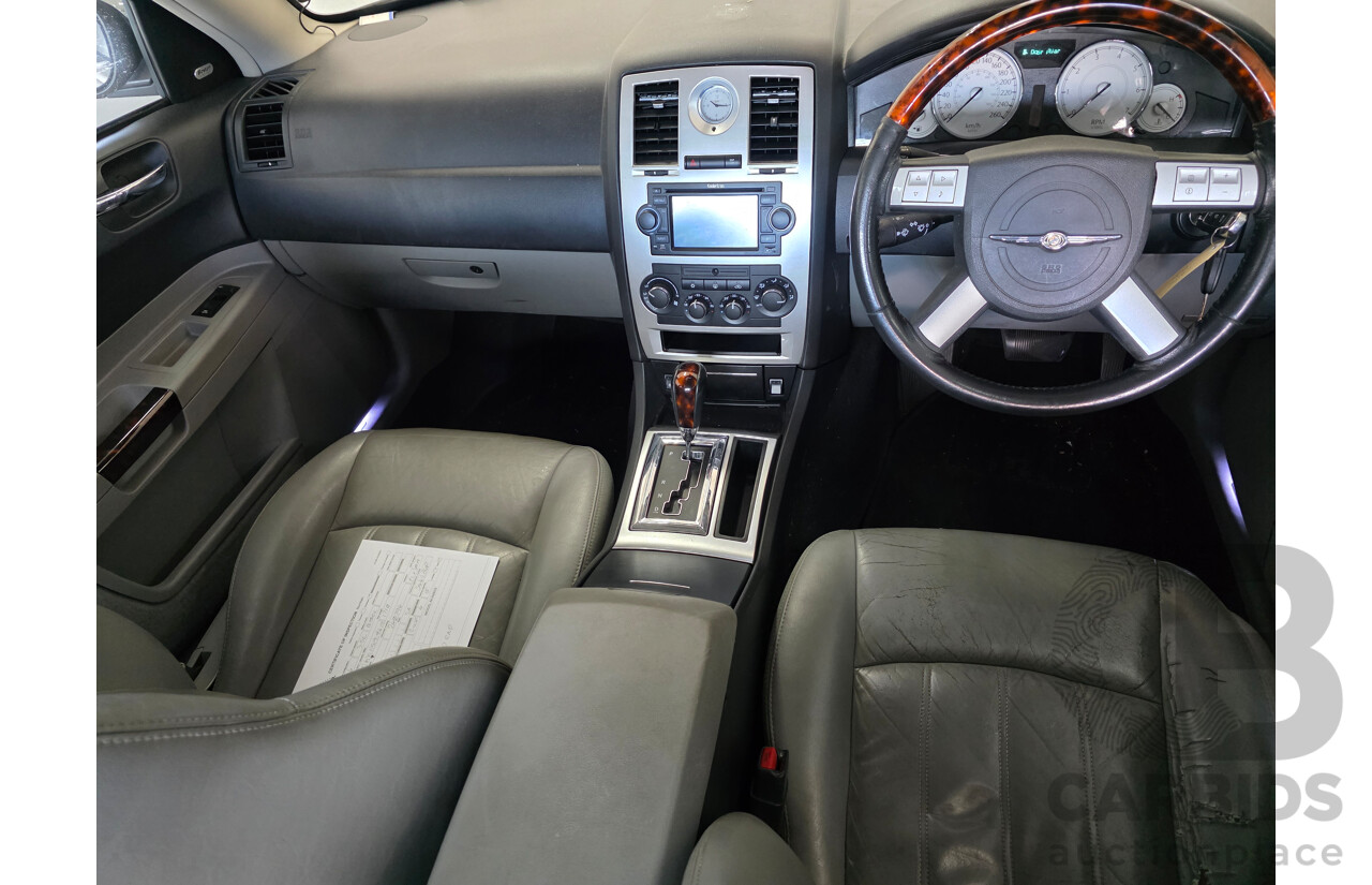 8/2006 Chrysler 300c 3.5 V6 LE MY06 4d Sedan White 3.5L