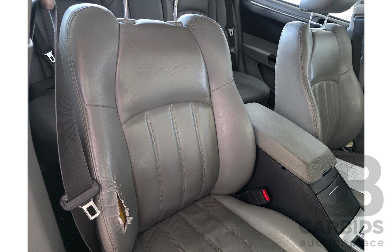 8/2006 Chrysler 300c 3.5 V6 LE MY06 4d Sedan White 3.5L