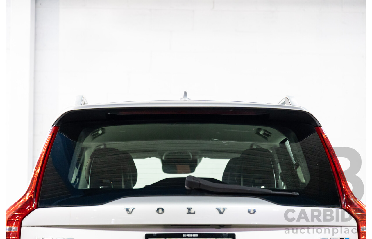 02/2018 Volvo XC90 D5 Momentum (AWD) 256 MY18 4d Wagon Bright Silver Metallic Turbo Diesel 2.0L