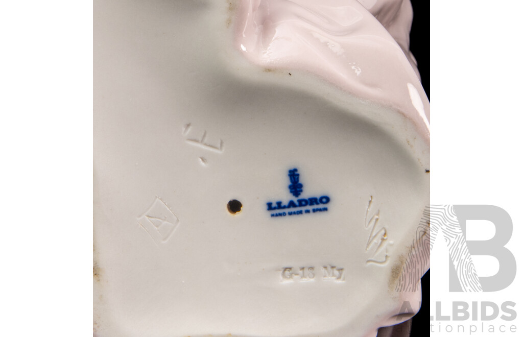 Anniversery Waltz by Antonio Ballester for Lladro