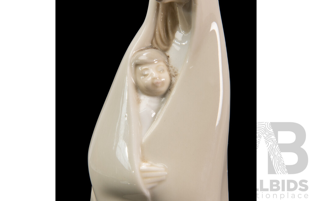 Girl with Child by Juan Huerta for Lladro