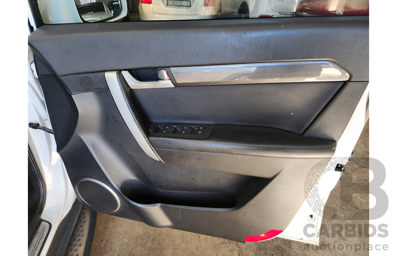 11/2010 Holden Captiva LX (4x4) CG MY10 4d Wagon White 3.2L