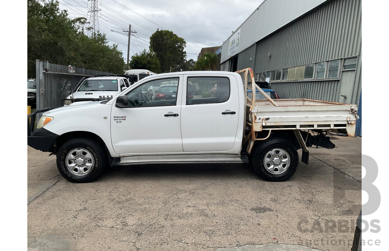 3/2006 Toyota Hilux SR (4x4) KUN26R Dual C/Chas White Turbo Diesel 3.0L