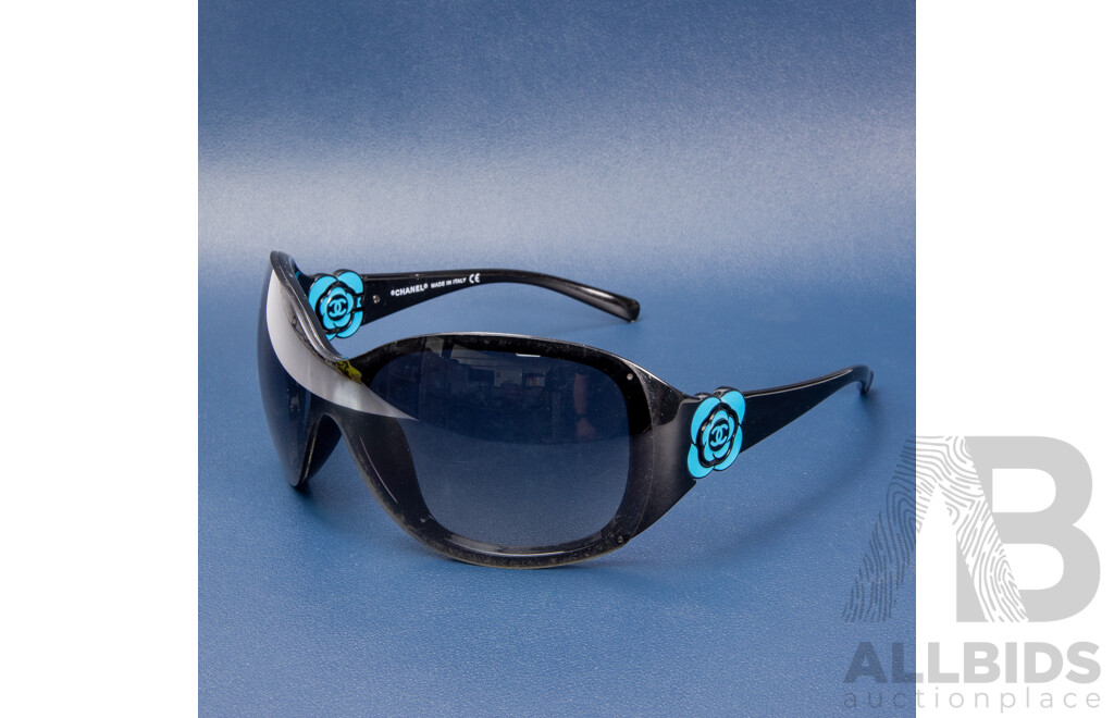 CHANEL Black & Turquoise Camellia Sunglasses