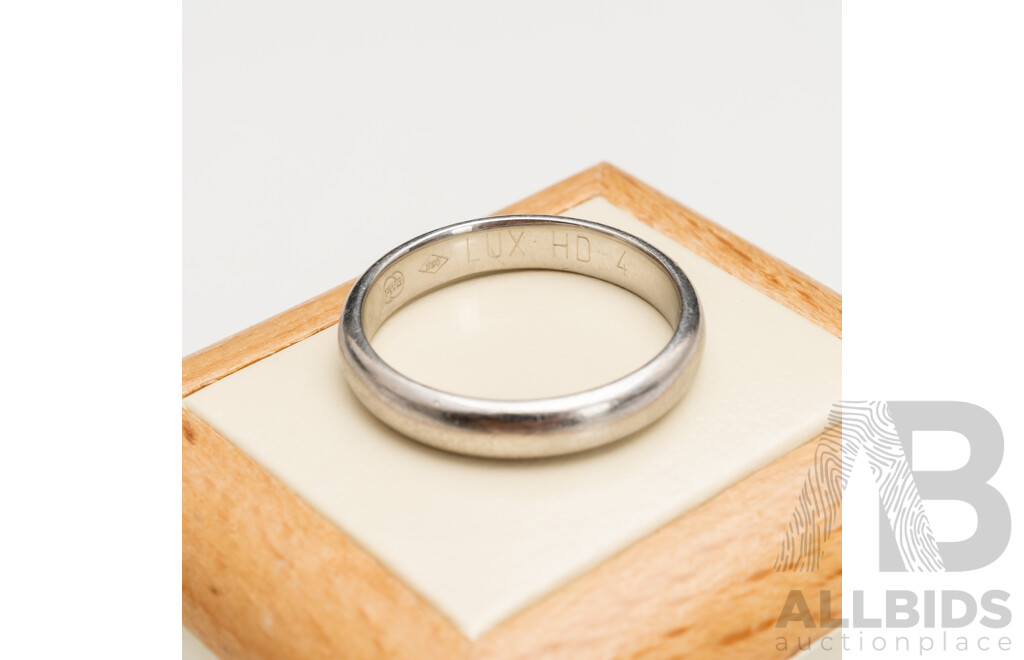 Men's 950 Platinum Wedder - Size S