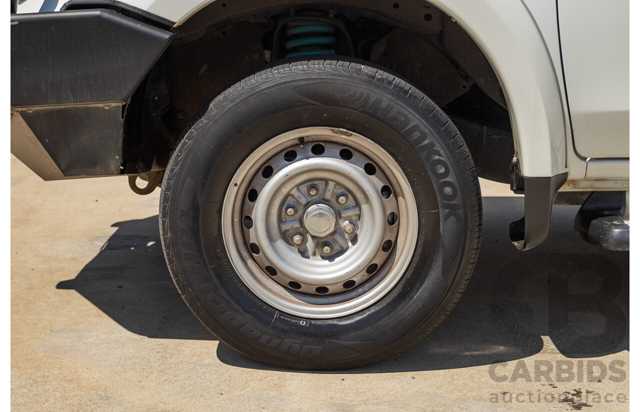 10/2016 Mitsubishi Triton GLX (4x4) MQ MY16 Dual Cab Utility Solid White Turbo Diesel 2.4L