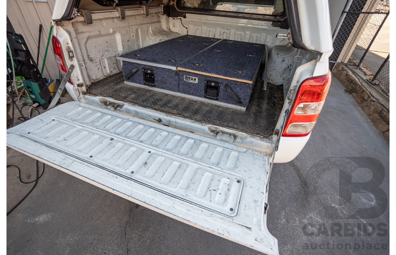 10/2016 Mitsubishi Triton GLX (4x4) MQ MY16 Dual Cab Utility Solid White Turbo Diesel 2.4L