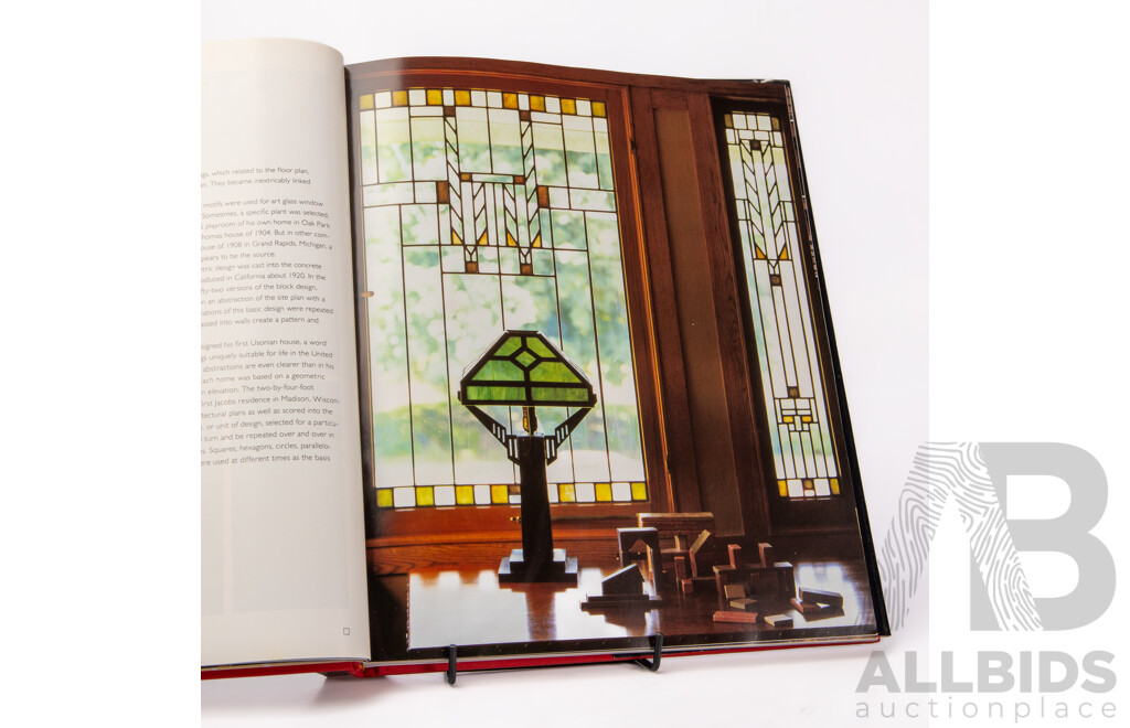 the Wright Style - Interiors of Frank Lloyd Write by Carla Lind