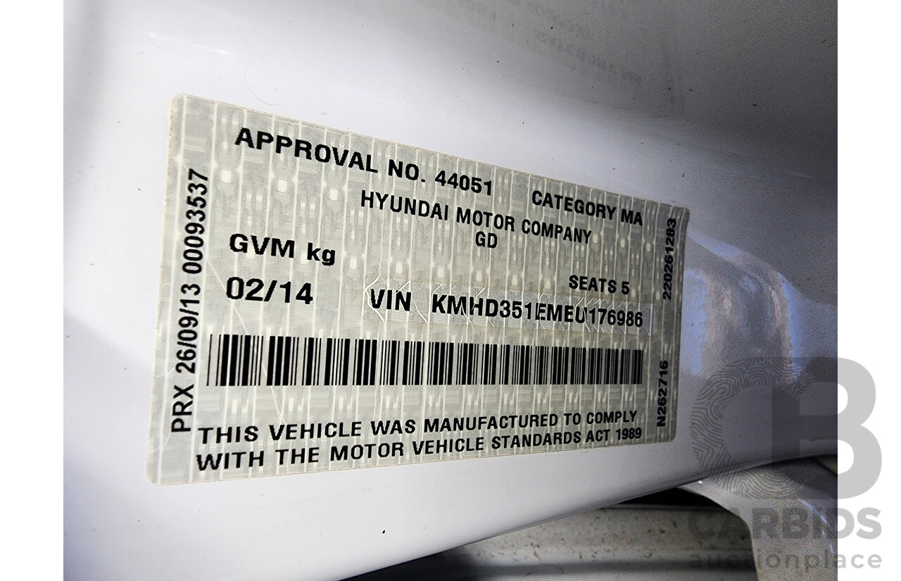 2/2014 Hyundai i30 Trophy GD MY14 5d Hatchback White 1.8L