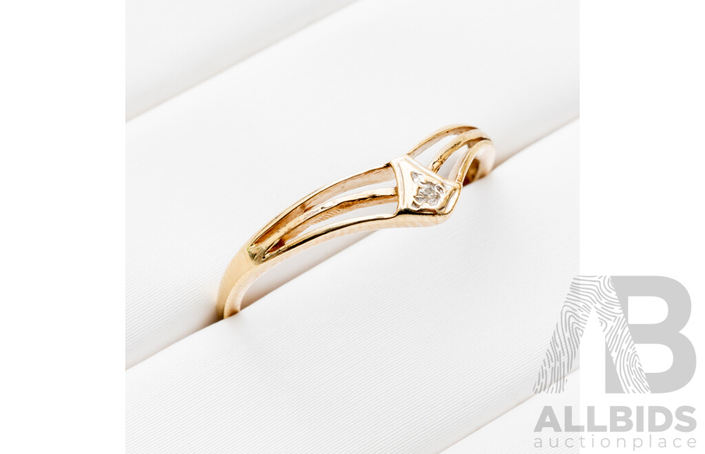 9ct Yellow Gold Ring - Size L.5