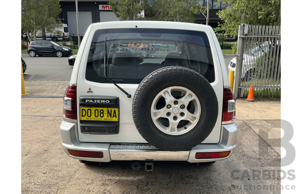 8/2000 Mitsubishi Pajero Exceed GLS LWB (4x4) NL 4d Wagon White 3.5L