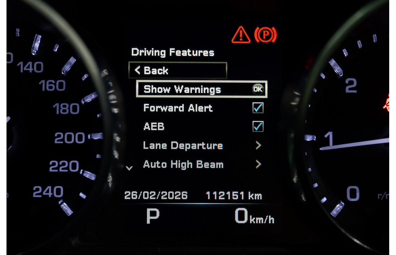 01/2016 Land Rover Discovery Sport Td4 HSE (AWD) LC MY16.5 4d Wagon Santorini Black Metallic Turbo Diesel 2.2L - 7 Seater