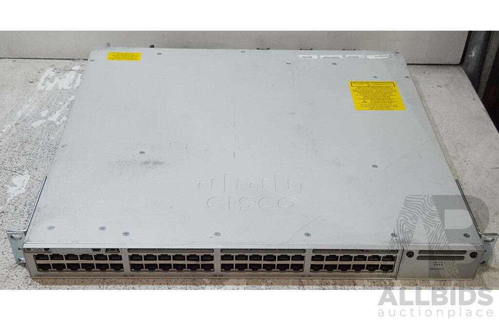 Cisco (C9300-48P-E) Catalyst 9300 48 PoE+ 48-Port Gigabit Switch