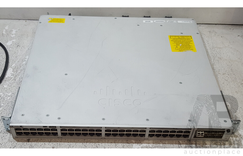 Cisco (C9300-48P-E) Catalyst 9300 48 PoE+ 48-Port Gigabit Switch